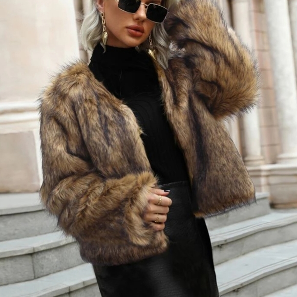 FAUX fur coat - Picture 3 of 6